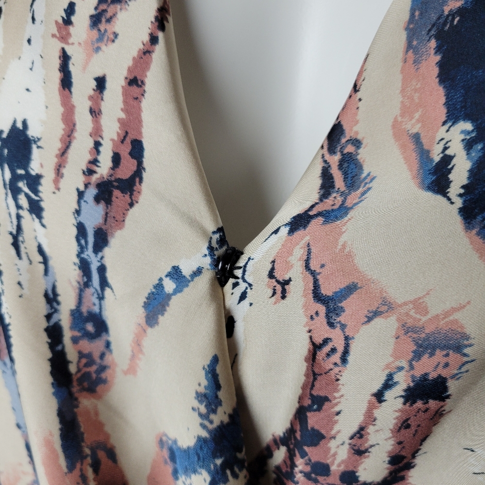 NWT Beautiful Faux Wrap Blouse - Picture 5 of 16